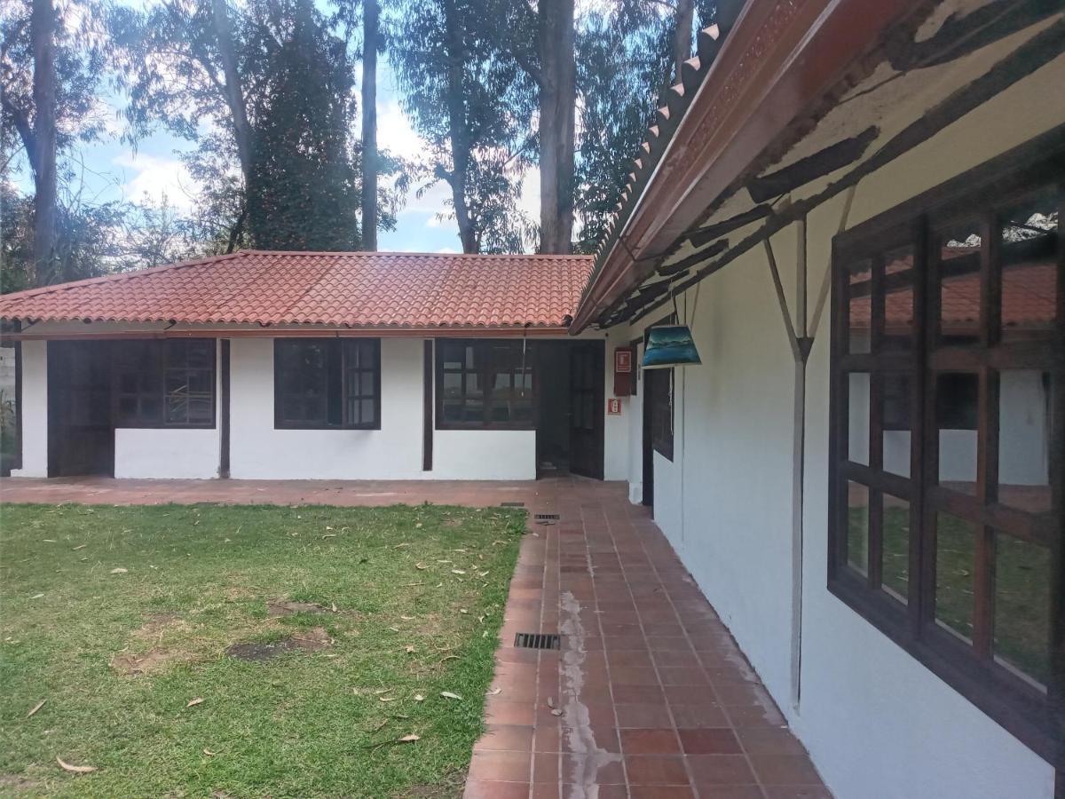 Отель Quinta Los Eucaliptos Кито Экстерьер фото