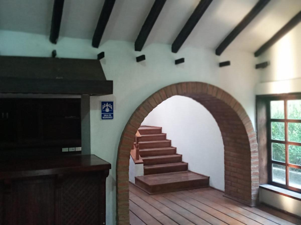 Отель Quinta Los Eucaliptos Кито Экстерьер фото