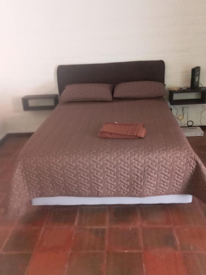 Отель Quinta Los Eucaliptos Кито Экстерьер фото